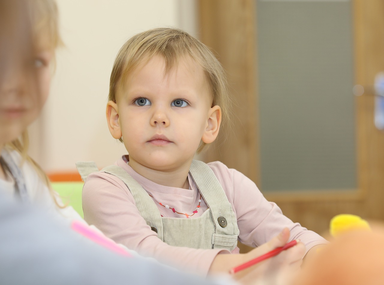 幼儿园女童午睡身亡，教育局回应