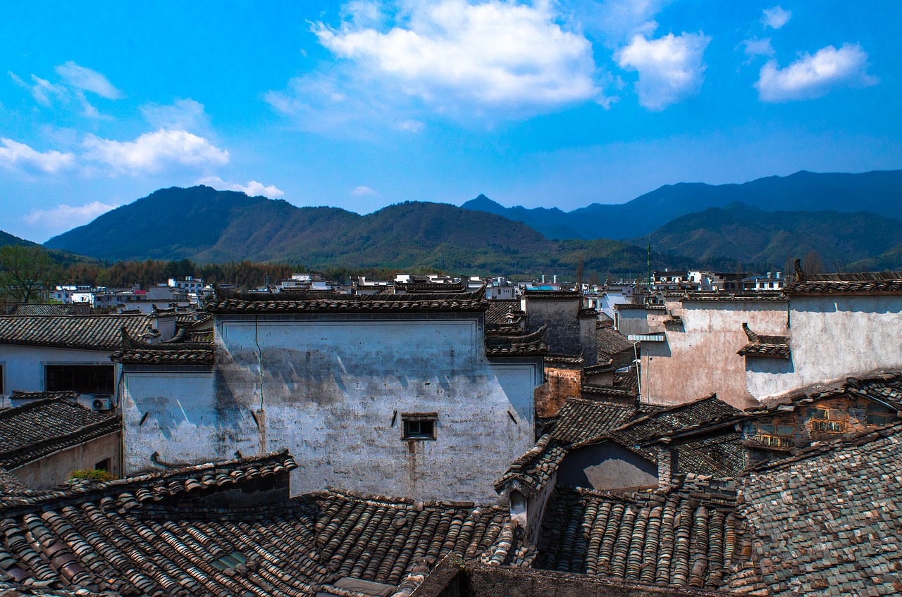 在今年的十一旅行中，我遇到了一些景区刺客。这些刺客隐藏在美丽的风景背后，让我感到既神秘又兴奋。