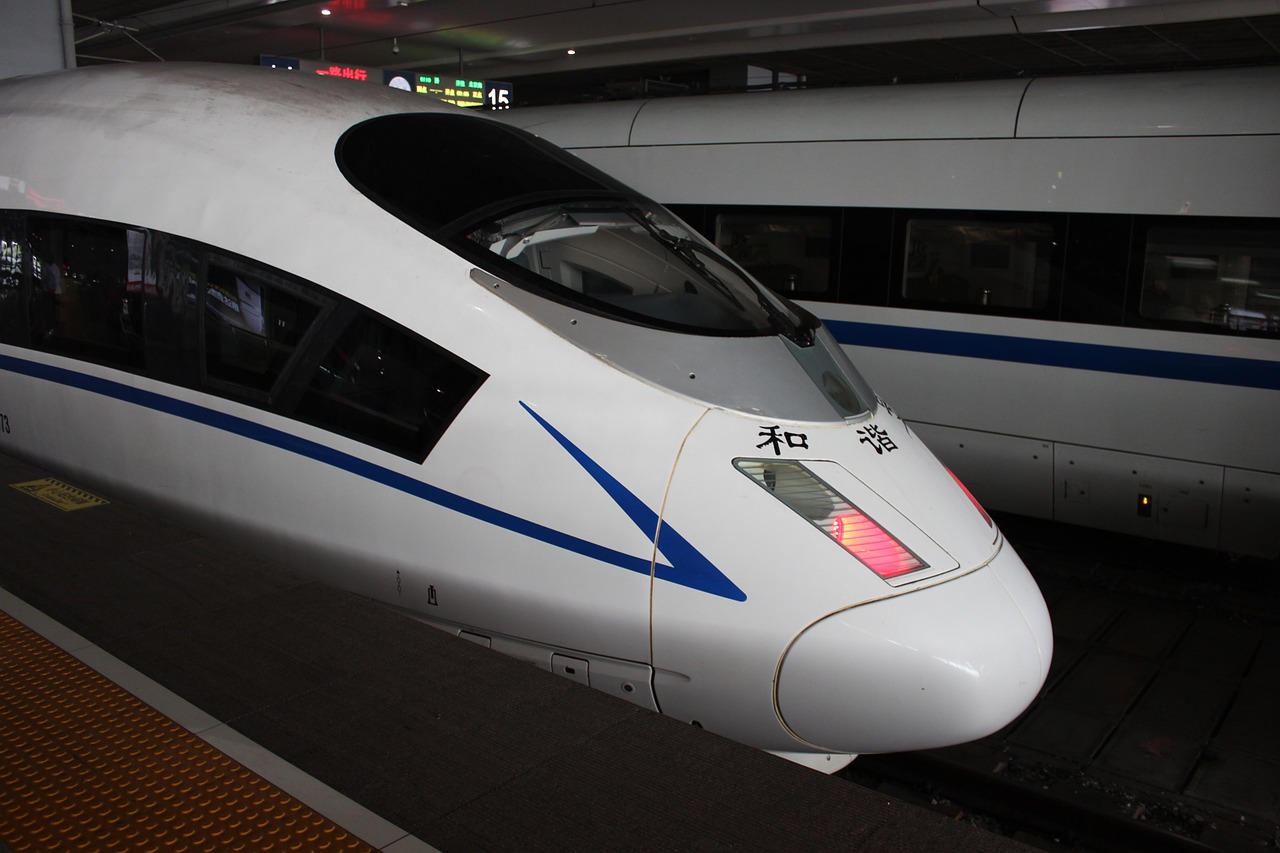 旅行新篇章，多地放宽核酸检测要求，乘飞机火车更便捷
